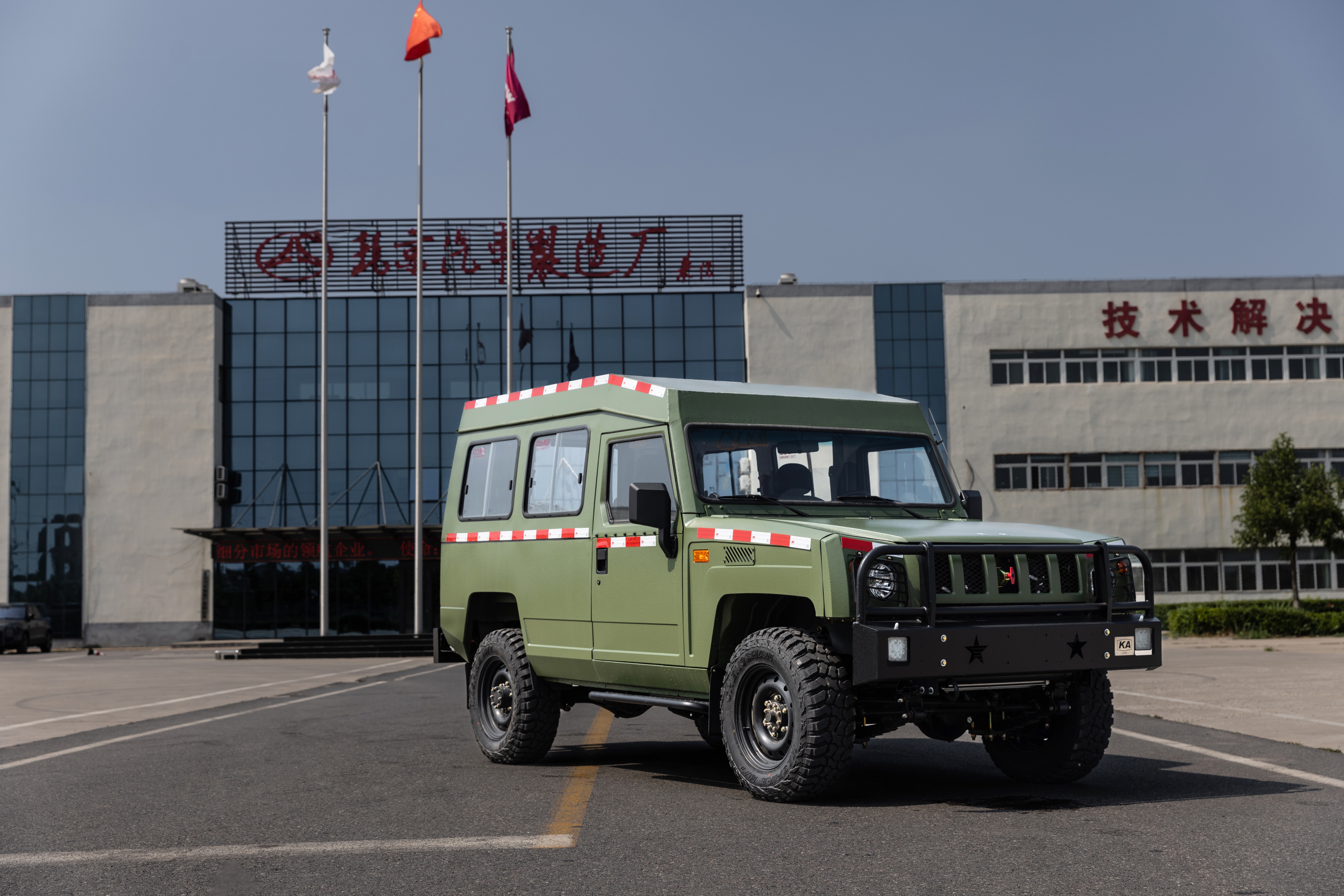 矿用无轨胶轮运人车应该怎么选?5/6人指挥车、9/10人车、15人车